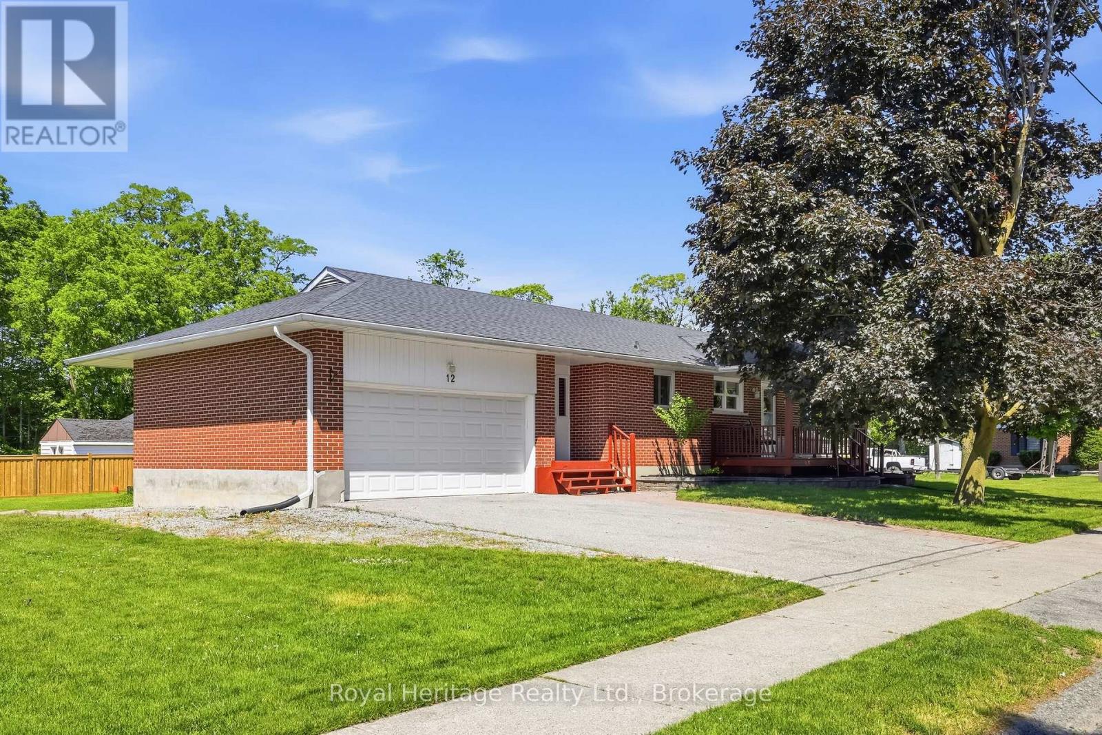 12 Simcoe Street Property Photo 26