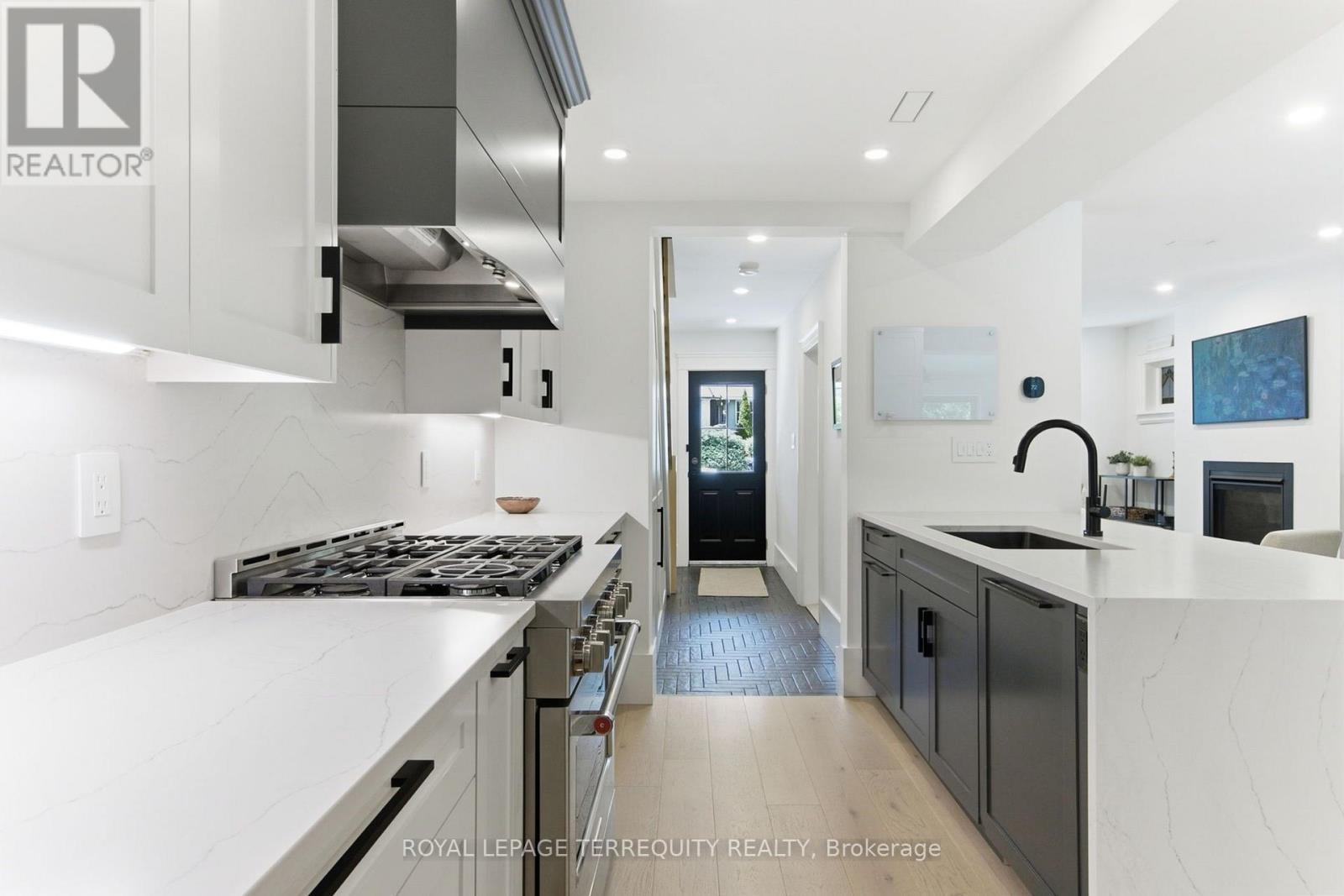 1775 Gerrard Street E Property Photo 12