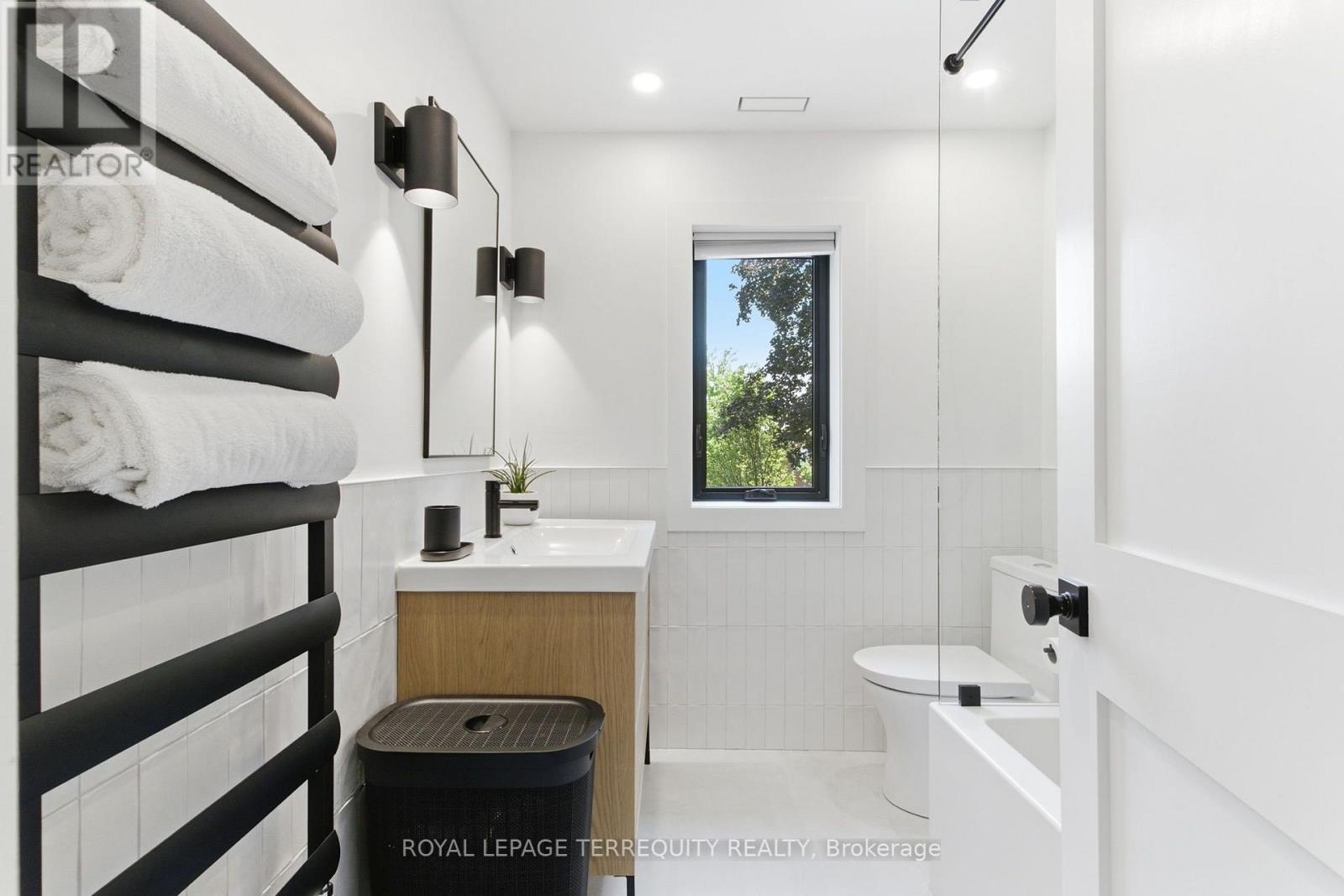 1775 Gerrard Street E Property Photo 22