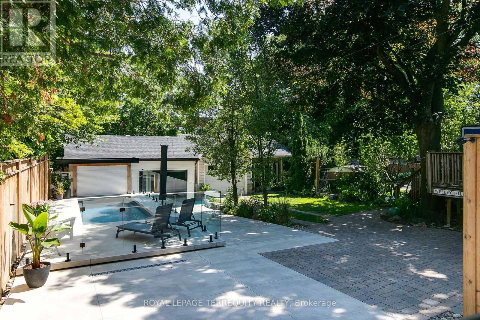 1775 Gerrard Street E Property Photo 24