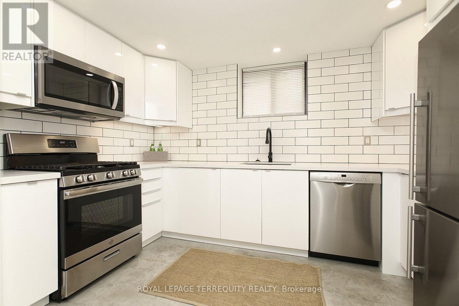 1775 Gerrard Street E Property Photo 31