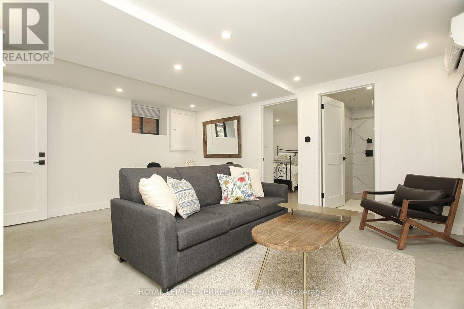 1775 Gerrard Street E Property Photo 32