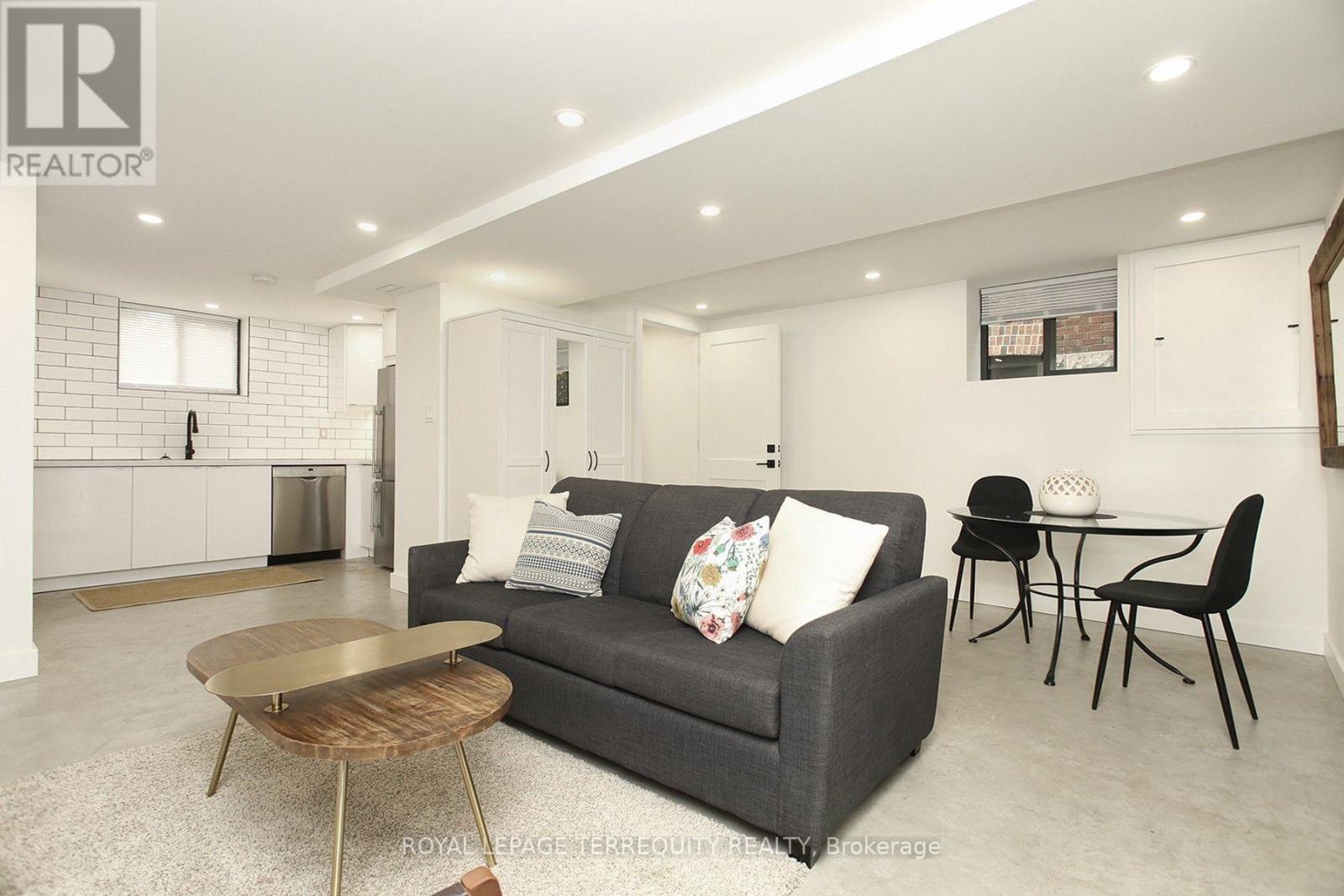 1775 Gerrard Street E Property Photo 33