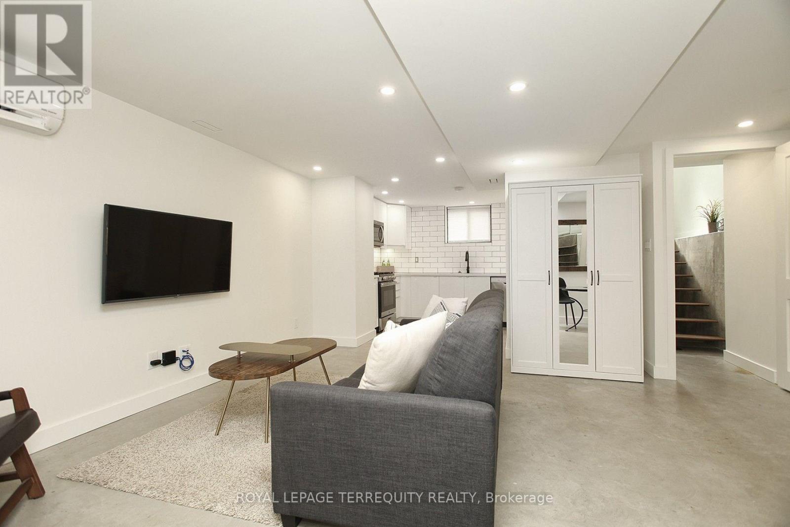 1775 Gerrard Street E Property Photo 34