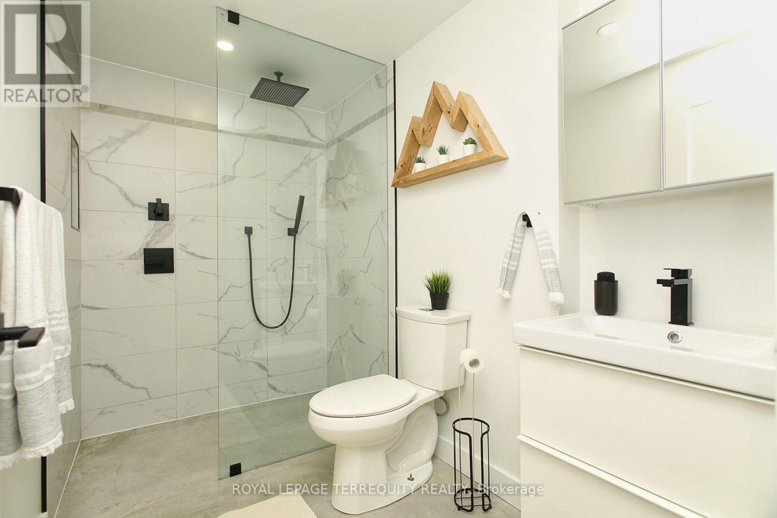 1775 Gerrard Street E Property Photo 36