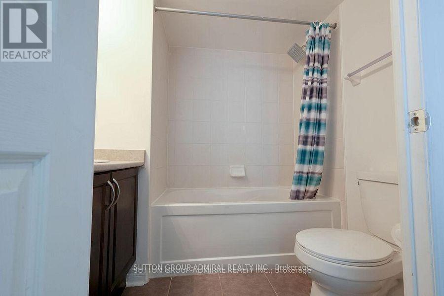 409 - 60 Fairfax Crescent Property Photo 5
