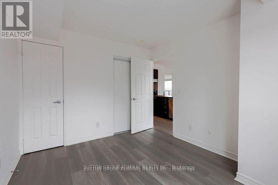 409 - 60 Fairfax Crescent Property Photo 13