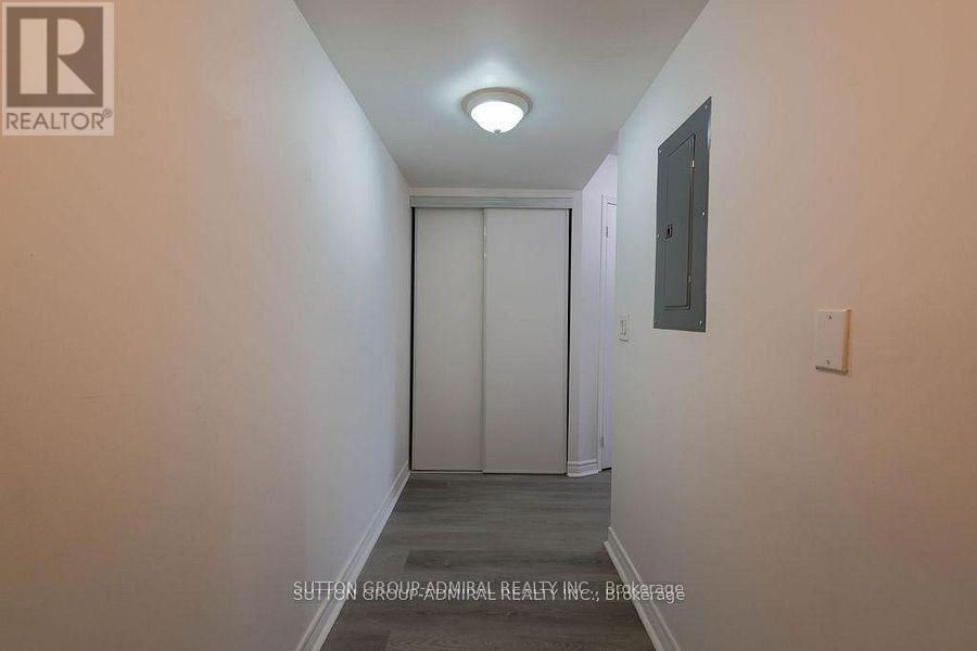 409 - 60 Fairfax Crescent Property Photo 18