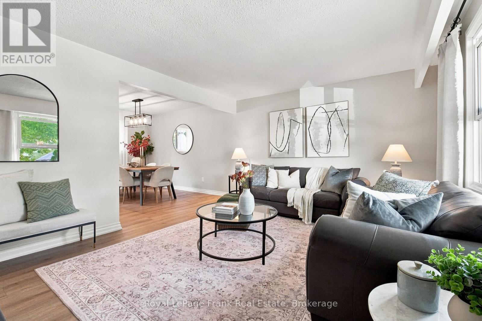 445 Bay Street Property Photo 7