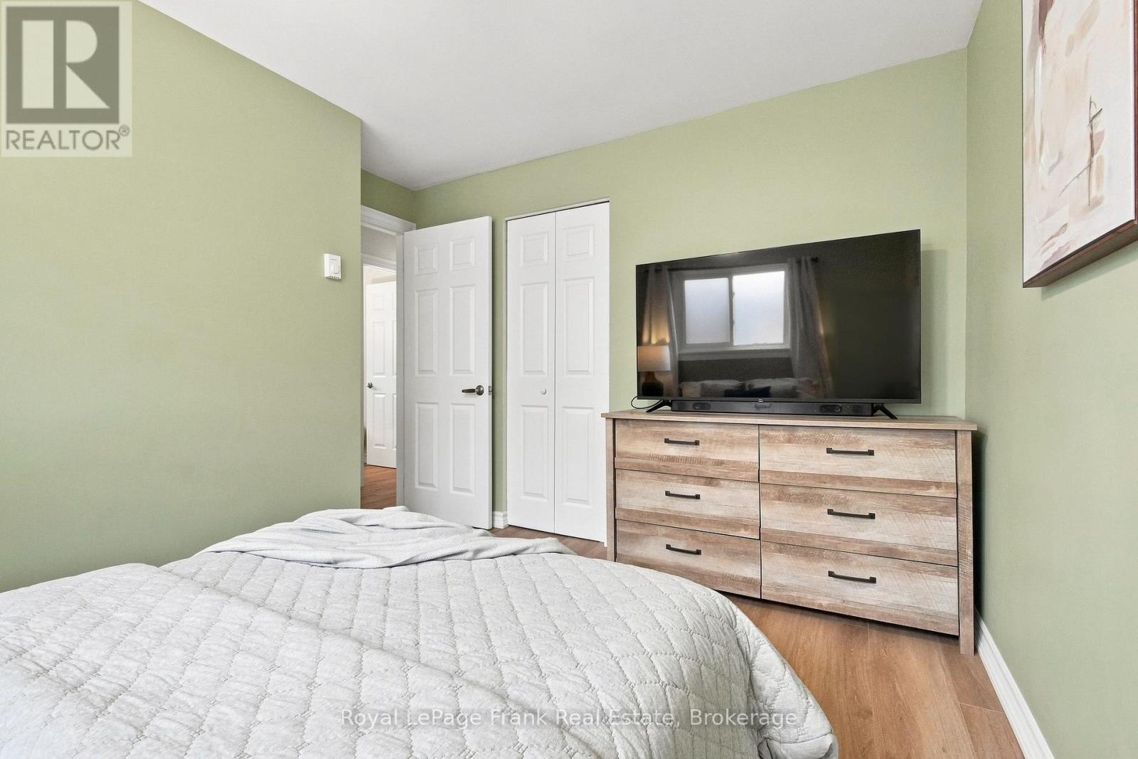 445 Bay Street Property Photo 19
