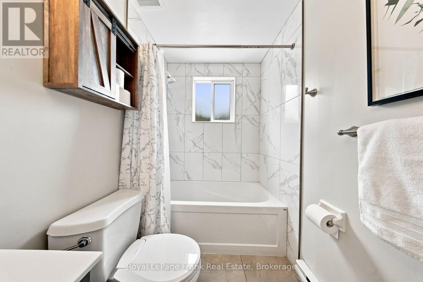 445 Bay Street Property Photo 23