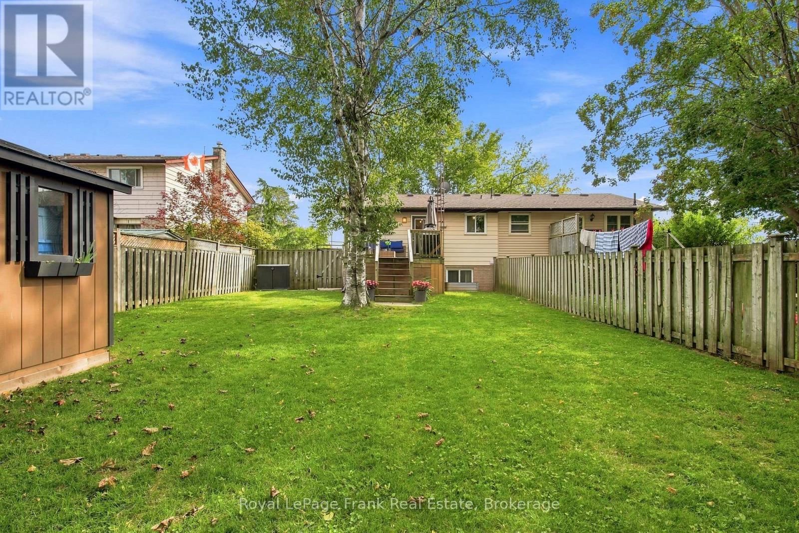 445 Bay Street Property Photo 26