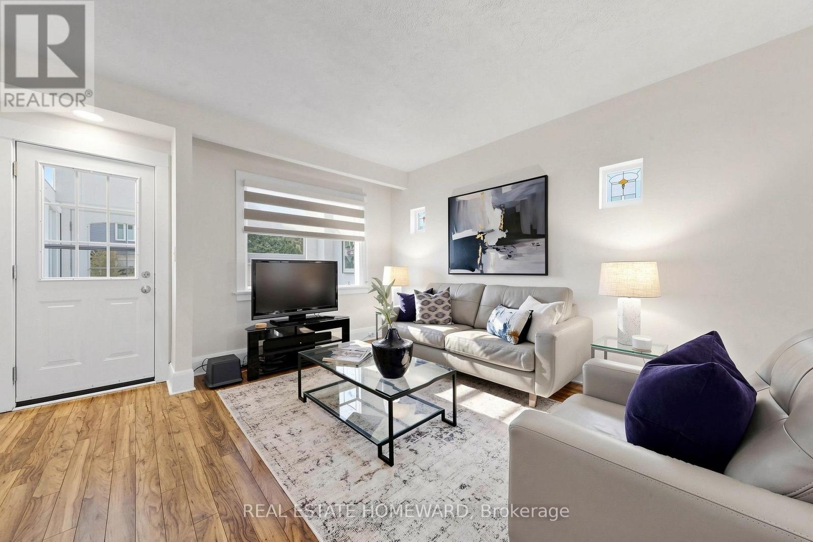 249 Queensdale Avenue Property Photo 6