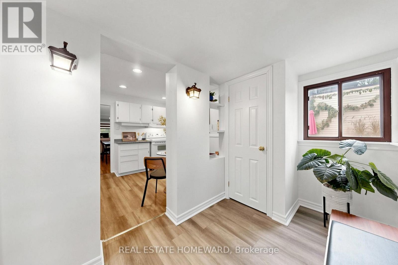 249 Queensdale Avenue Property Photo 20