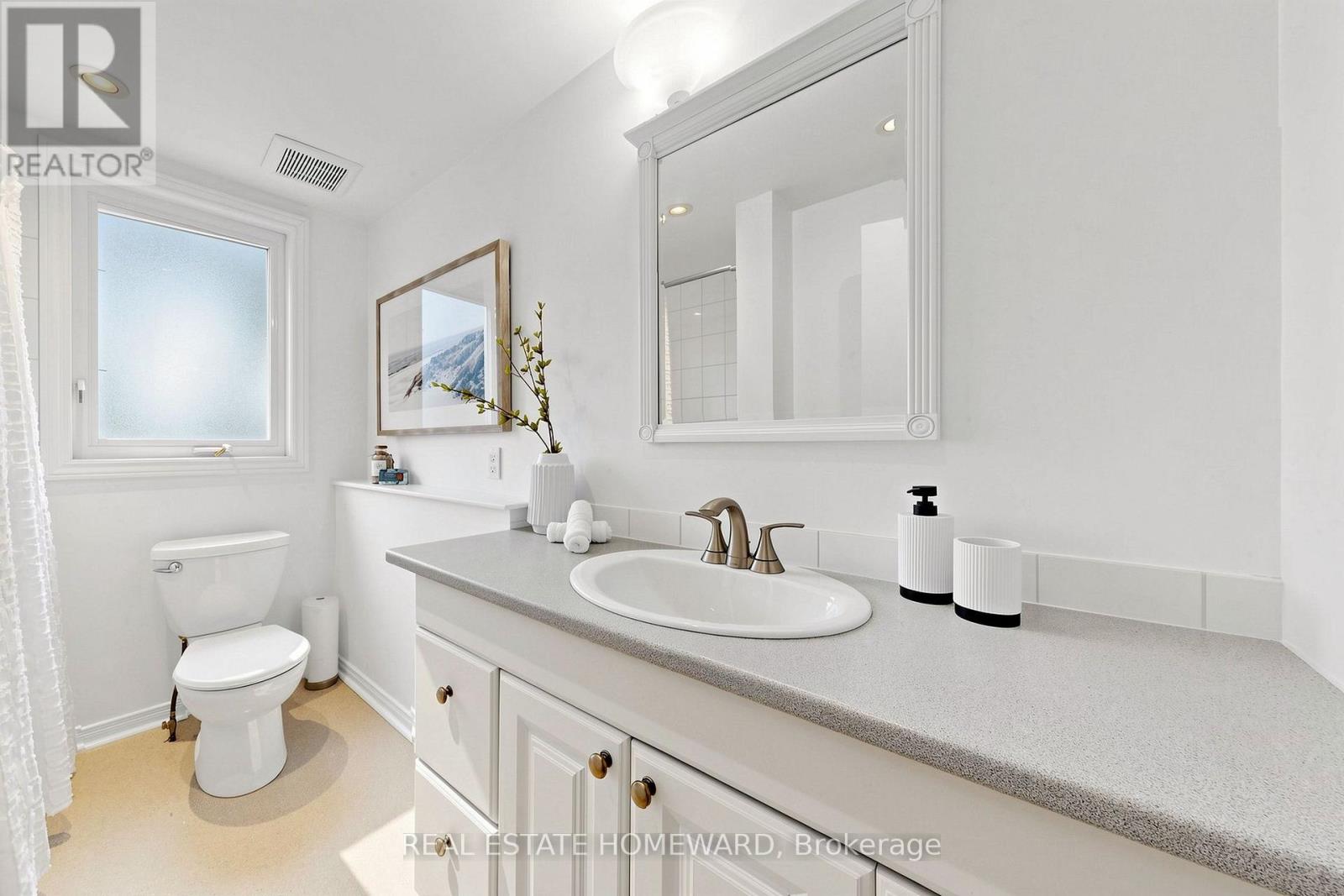 249 Queensdale Avenue Property Photo 32