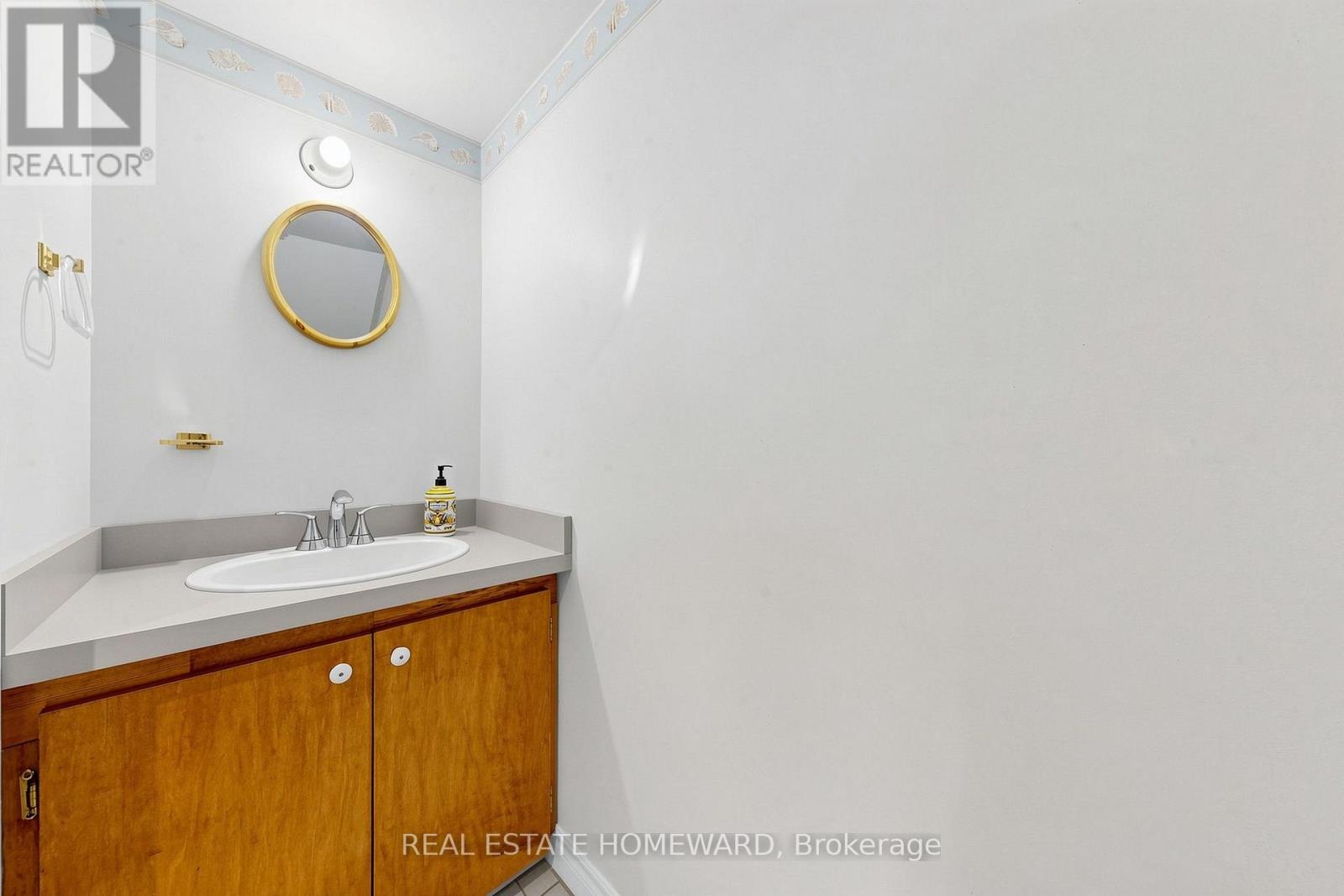 249 Queensdale Avenue Property Photo 36
