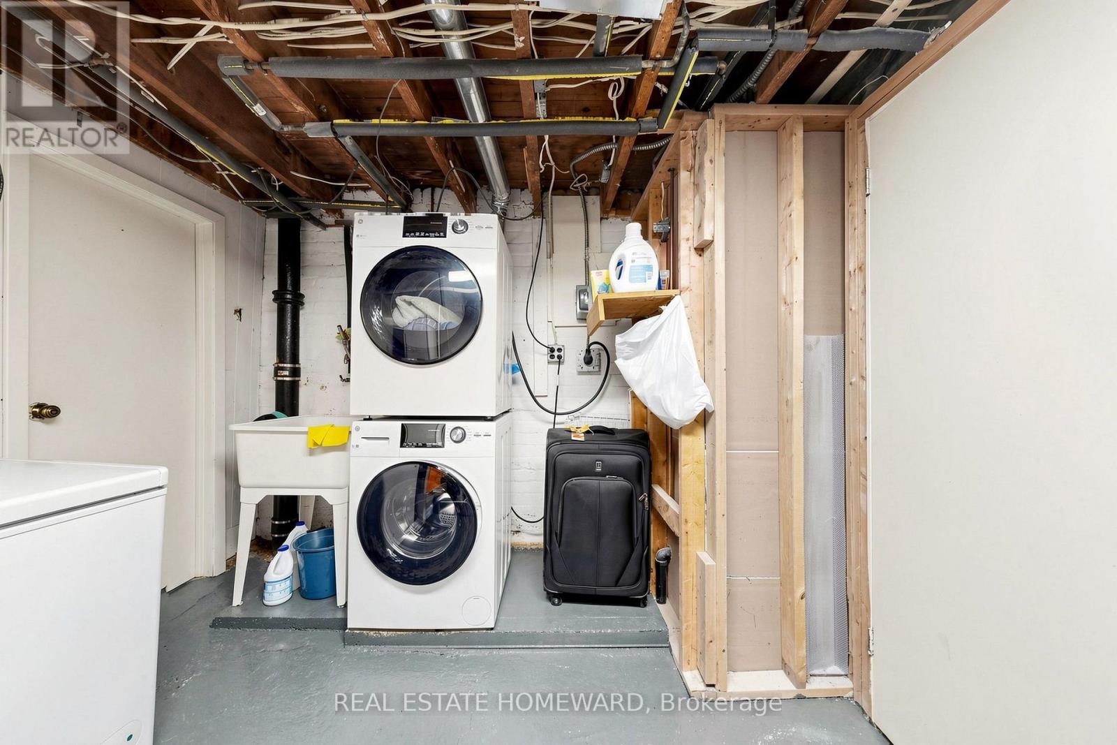 249 Queensdale Avenue Property Photo 37