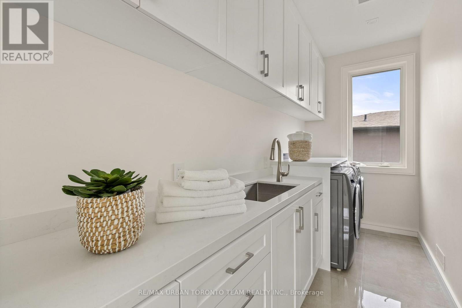 4 Drake Crescent Property Photo 27