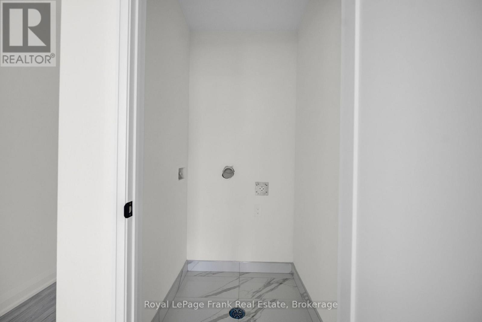 321 Anderson Avenue Property Photo 29