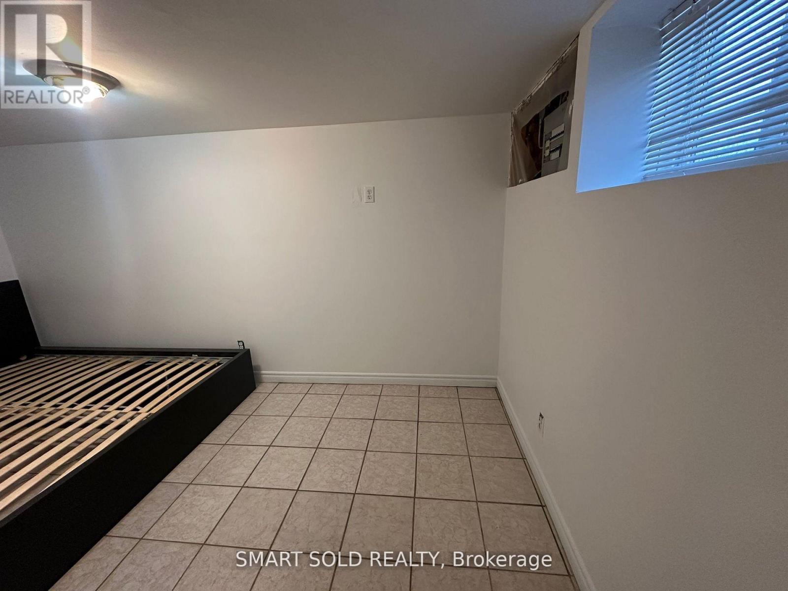 41 Maybourne (basement) Avenue Property Photo 3