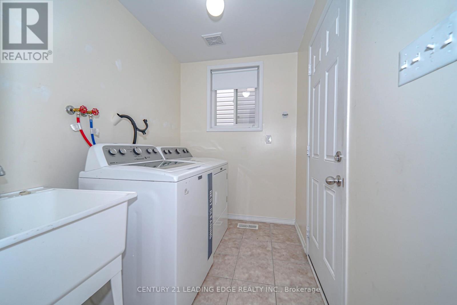 1943 Arborwood Drive Property Photo 30