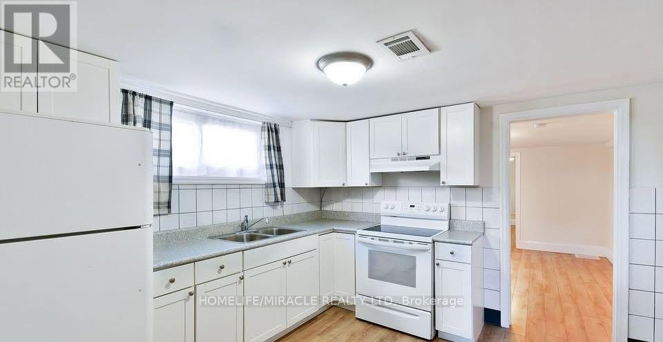 584 Montgomery Street Property Photo 3