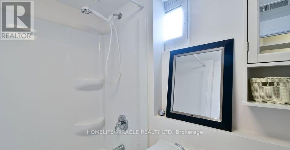 584 Montgomery Street Property Photo 6