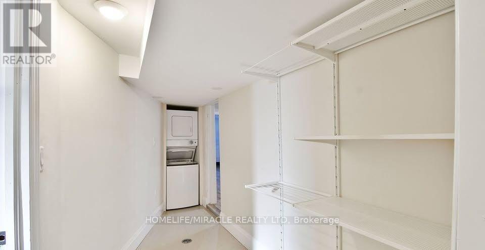 584 Montgomery Street Property Photo 9