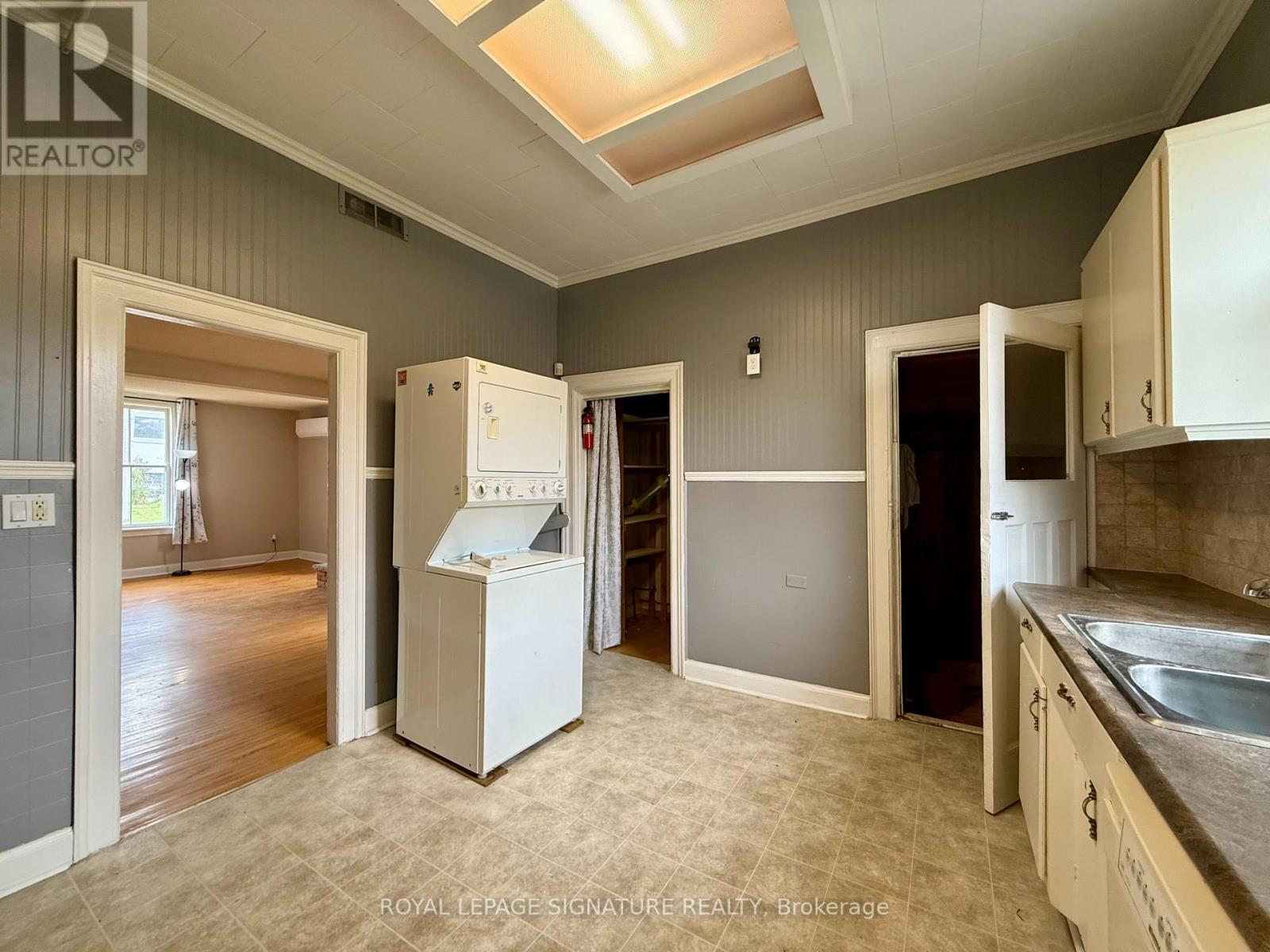 12 Hemlock Avenue Property Photo 5