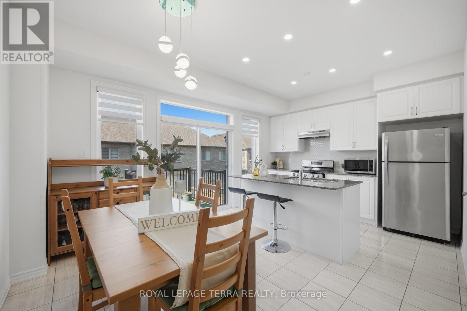 38 Hallmark Way Property Photo 5