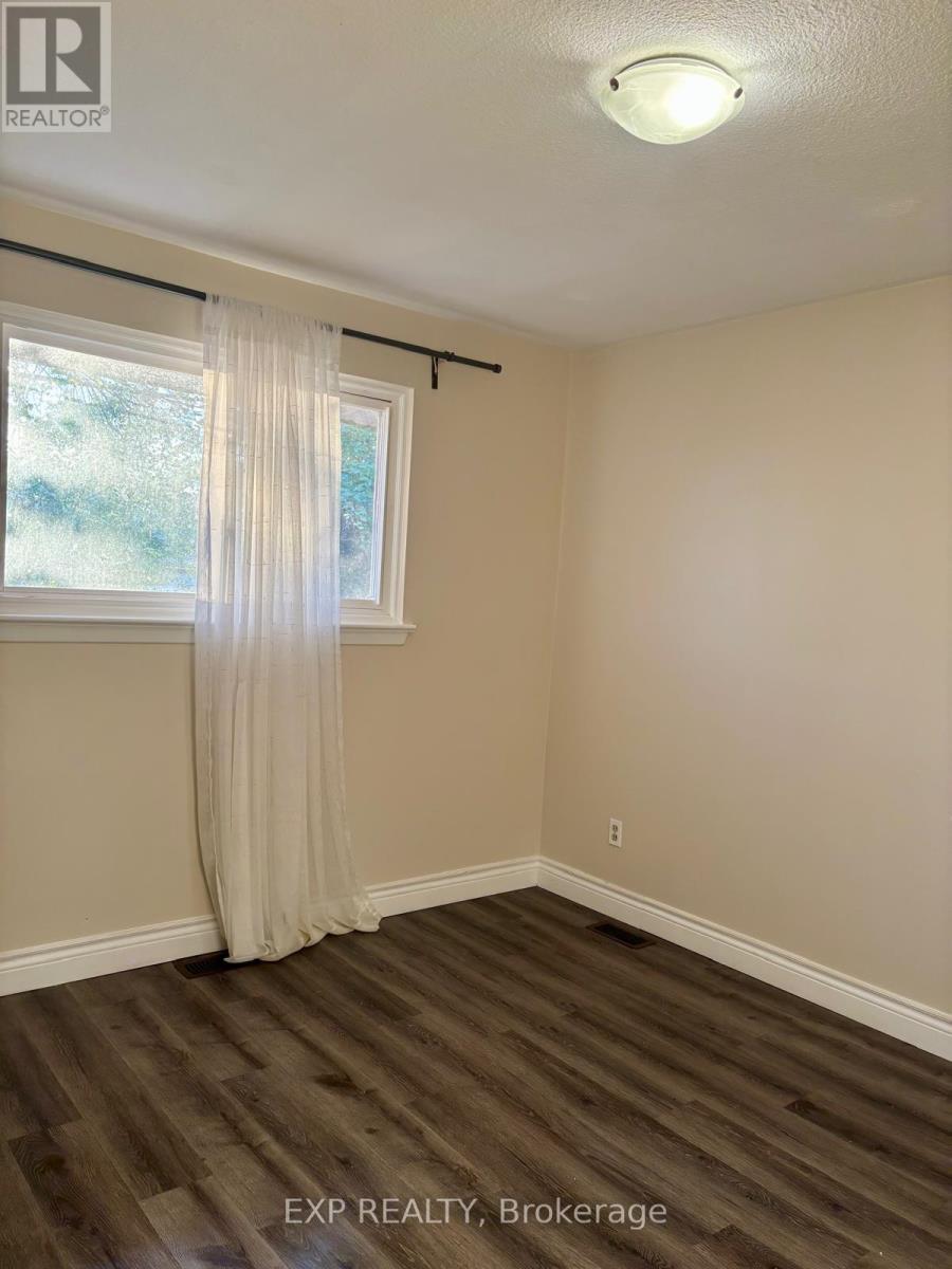 24 Cora Crescent Property Photo 11