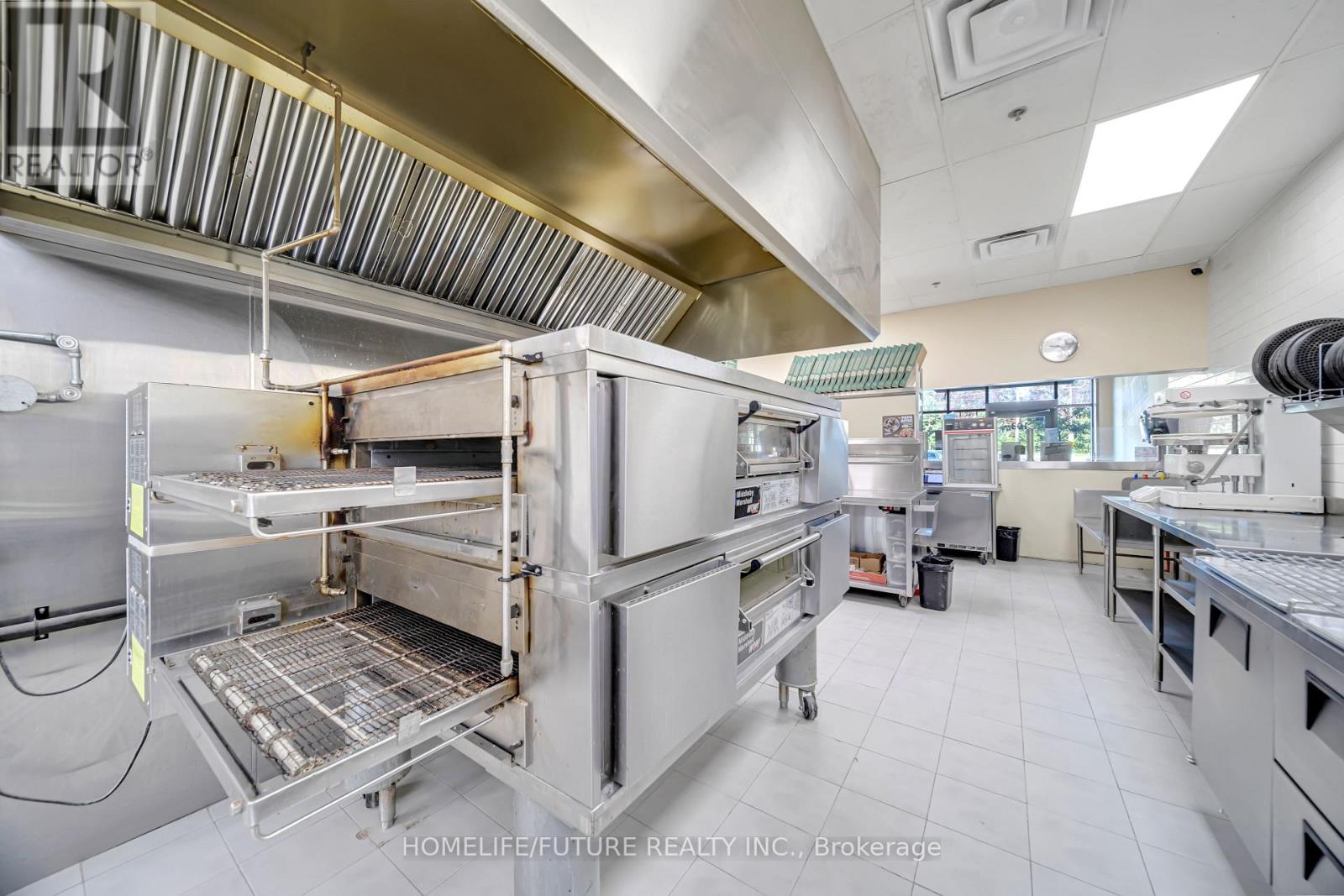 72 Baldwin Street N Property Photo 10