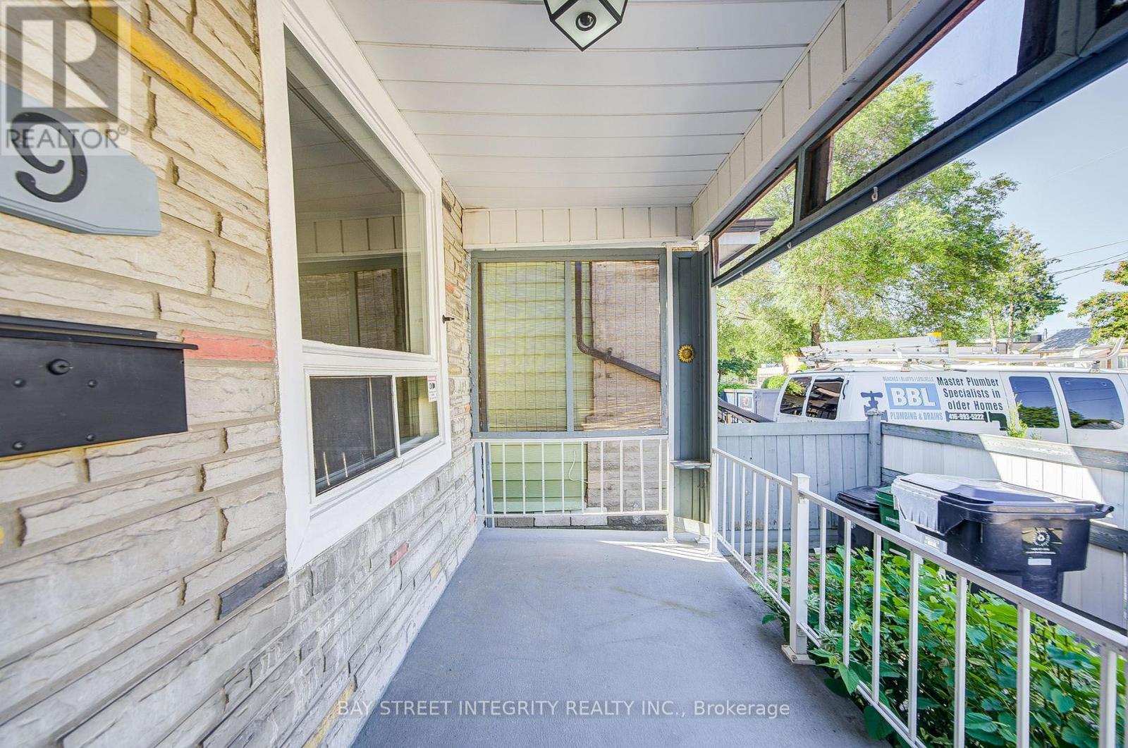 19 Robinson Avenue Property Photo 4