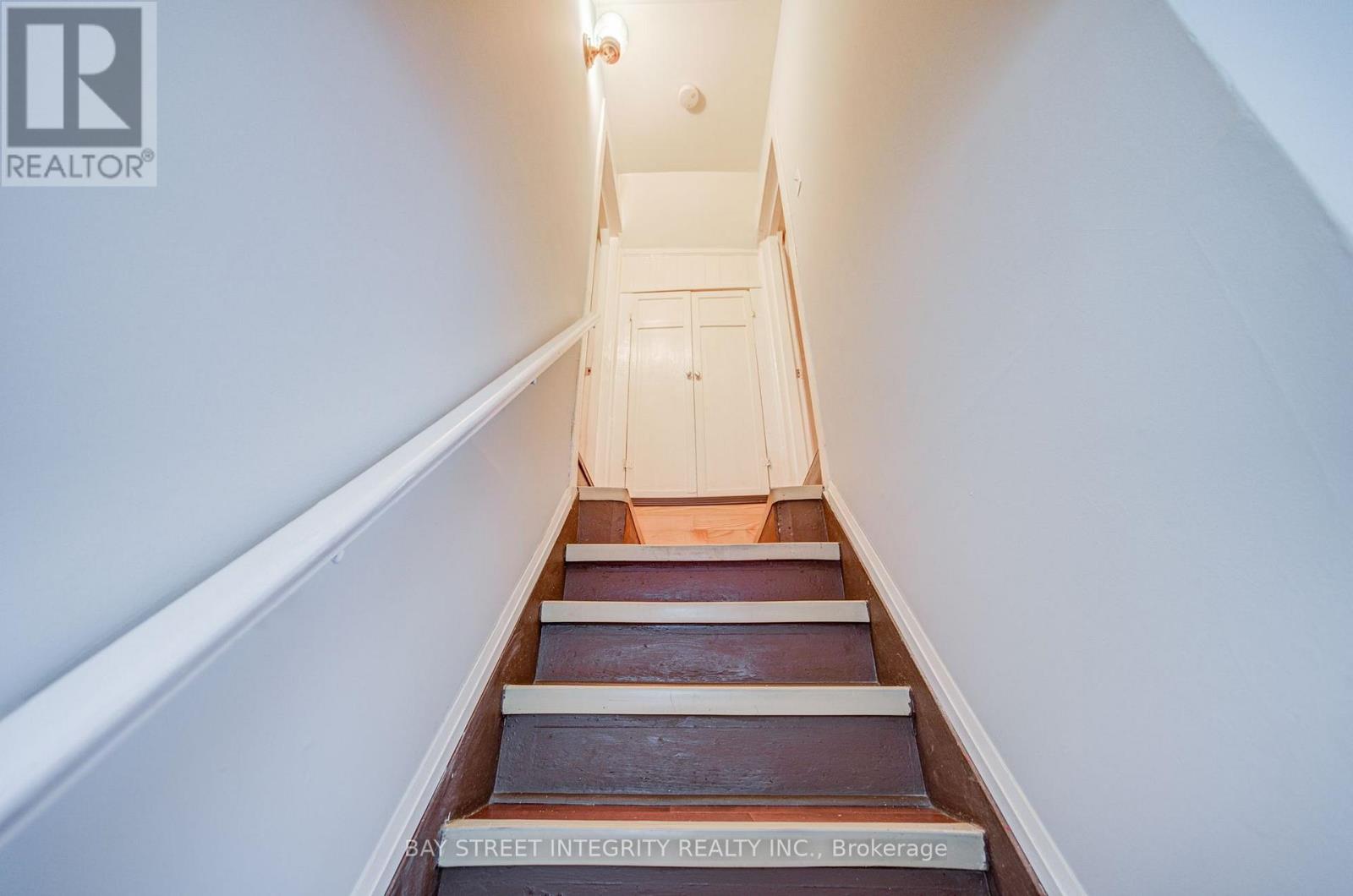 19 Robinson Avenue Property Photo 27
