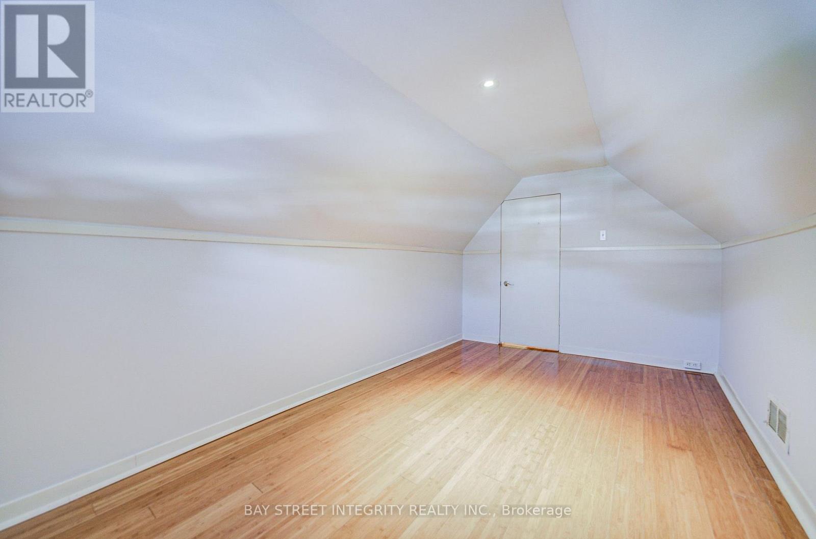 19 Robinson Avenue Property Photo 33