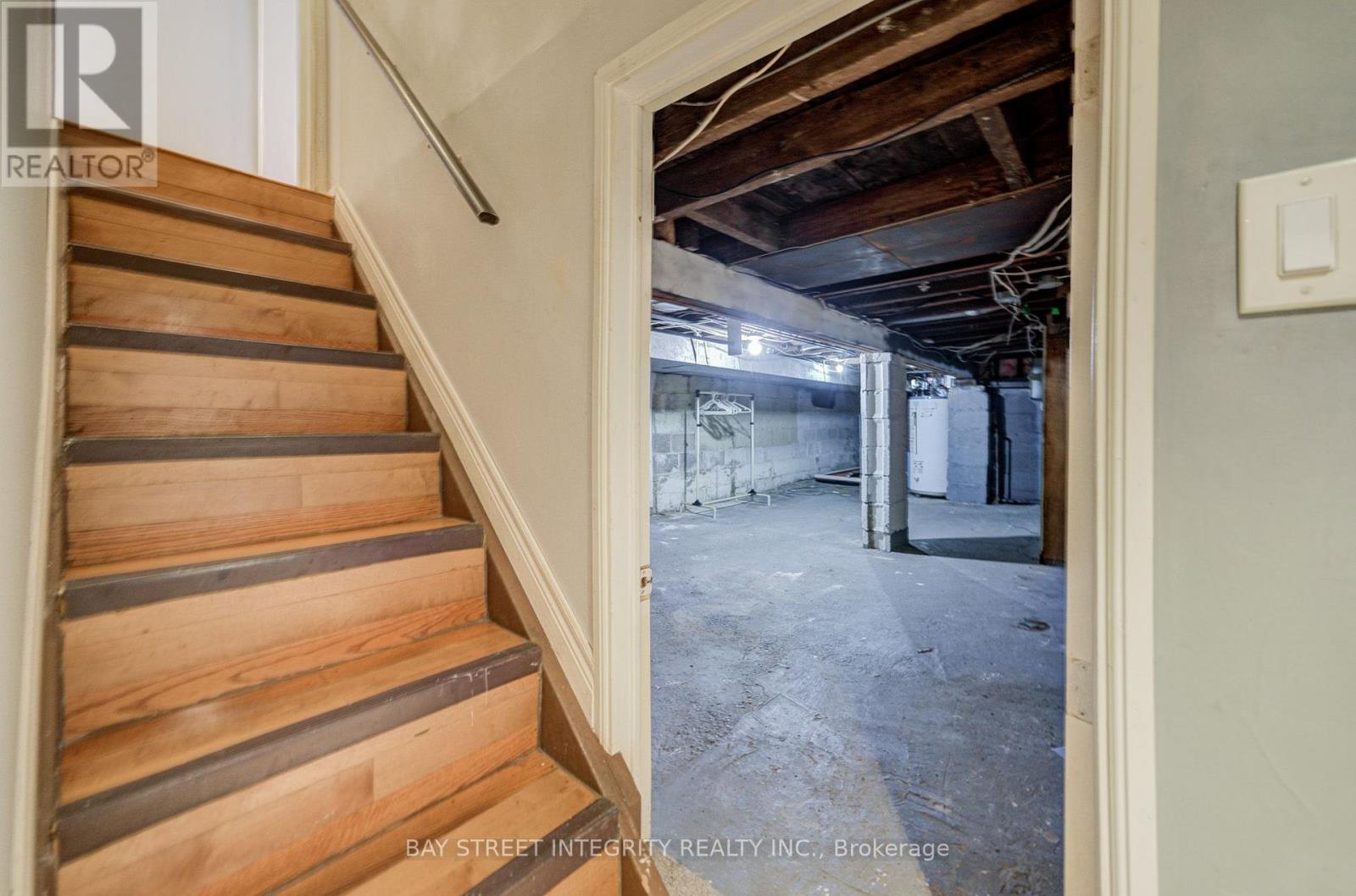 19 Robinson Avenue Property Photo 34