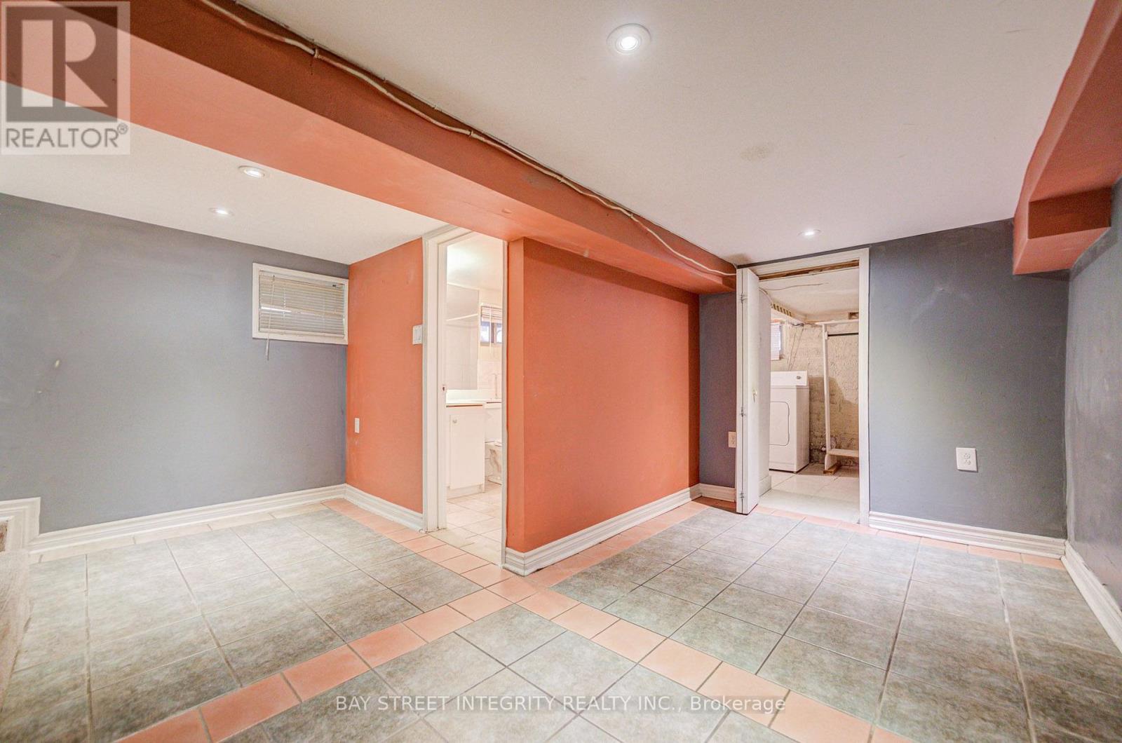 19 Robinson Avenue Property Photo 36