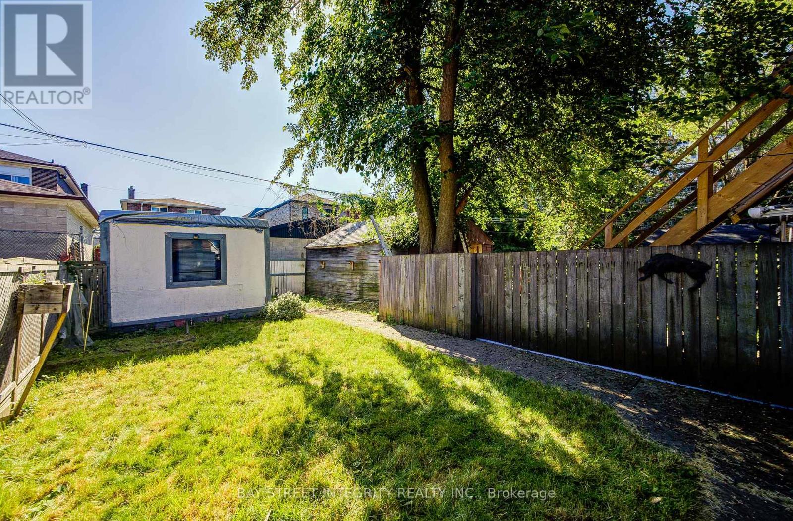 19 Robinson Avenue Property Photo 45