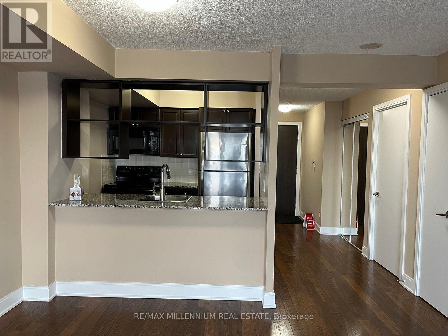 2621 - 135 Village Green Square Property Photo 1