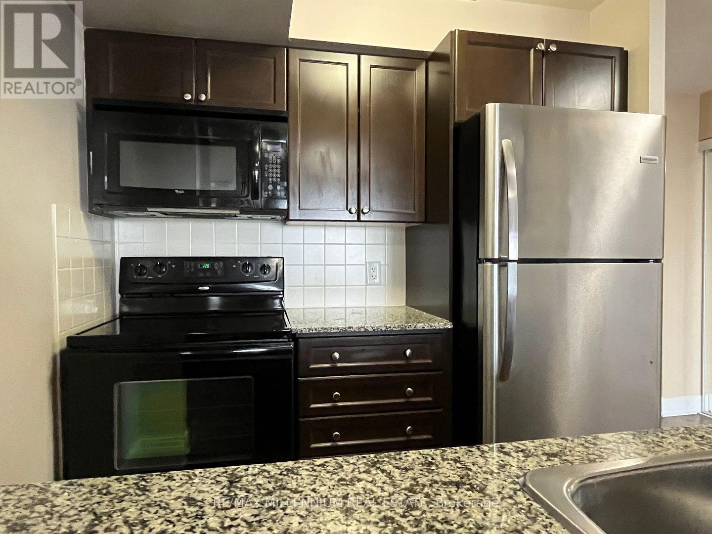 2621 - 135 Village Green Square Property Photo 2