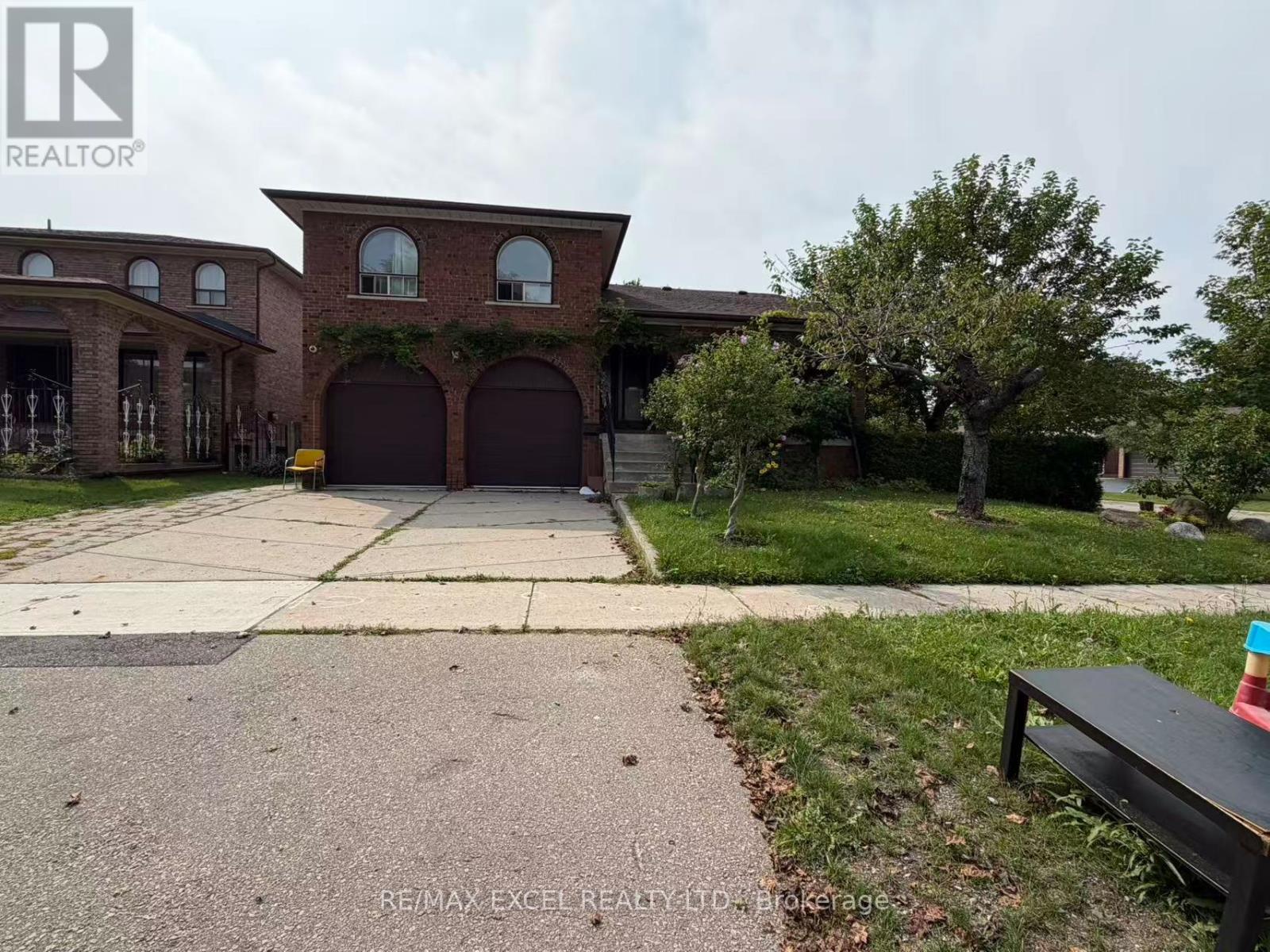 Upper - 56 Leafield Drive Property Photo 2