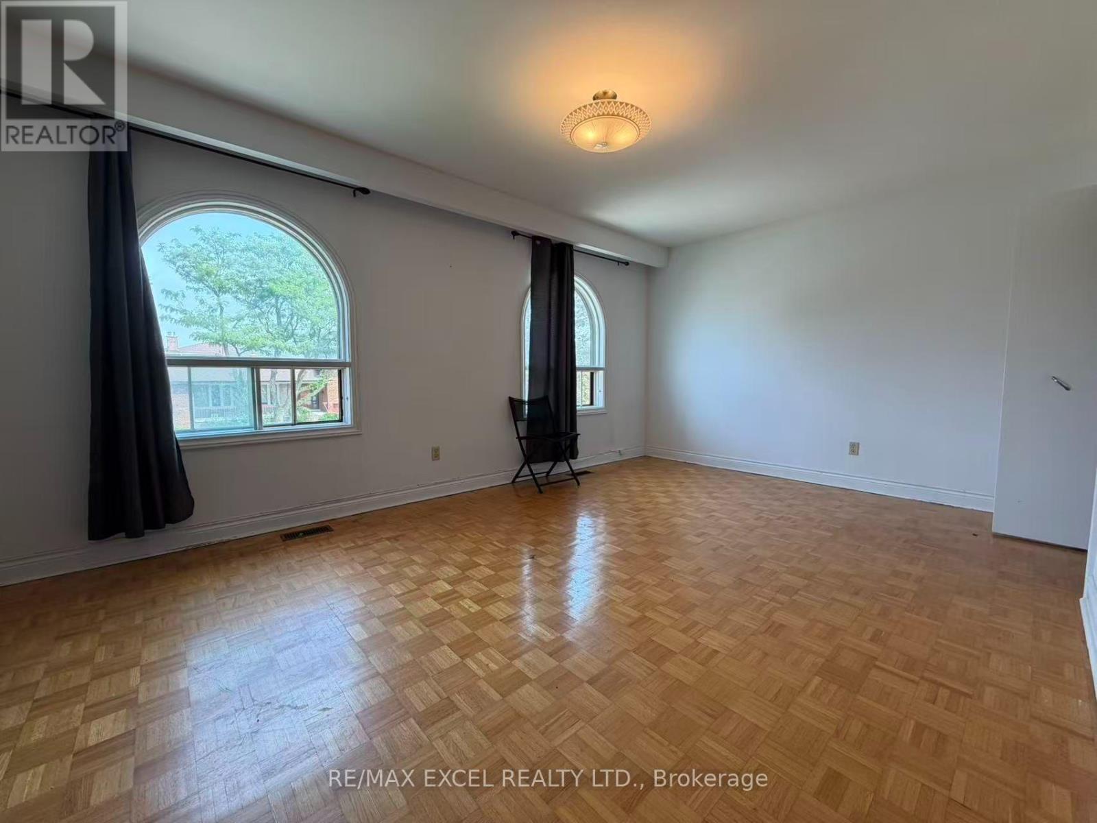 Upper - 56 Leafield Drive Property Photo 14