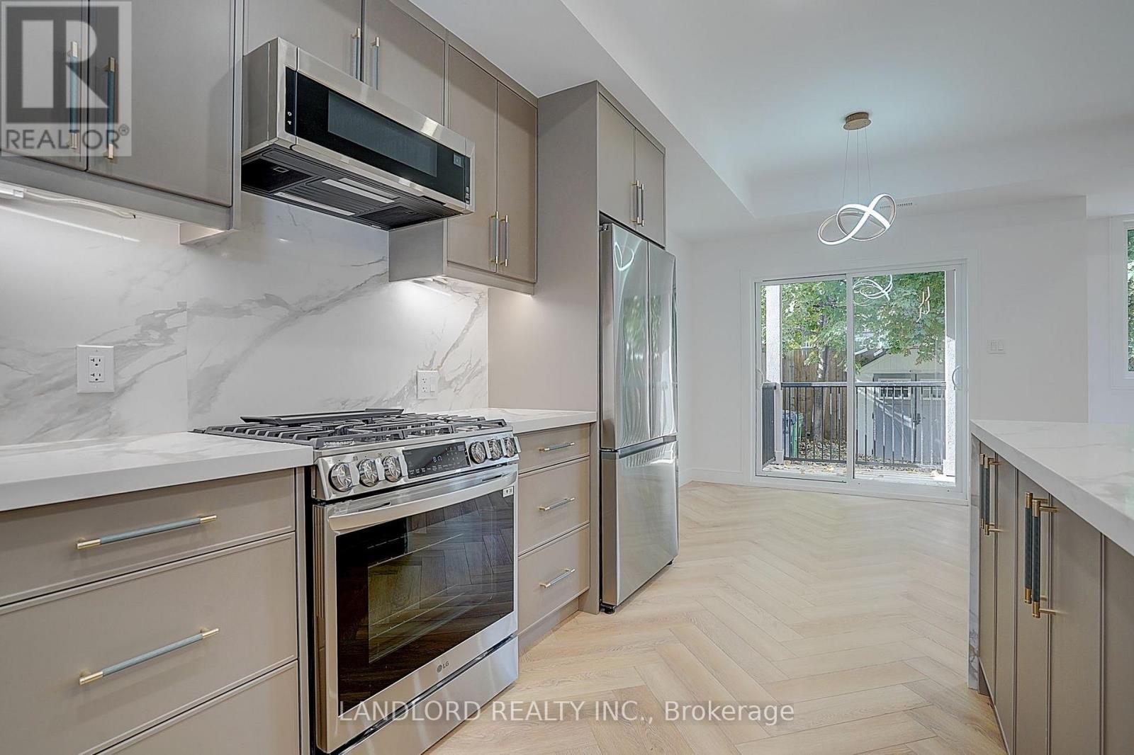 Unit 4 - 1344 Pape Avenue Property Photo 16