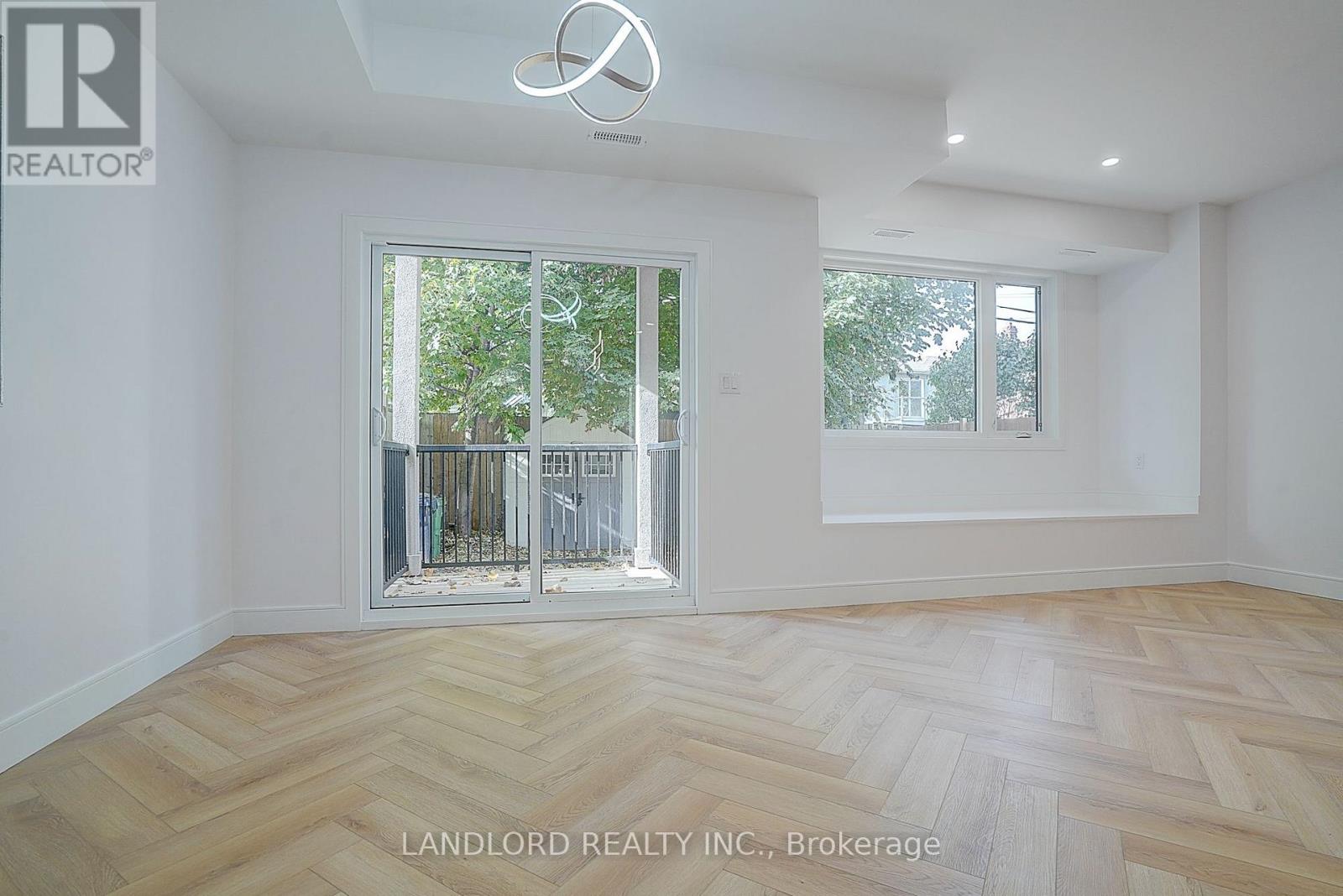 Unit 4 - 1344 Pape Avenue Property Photo 17