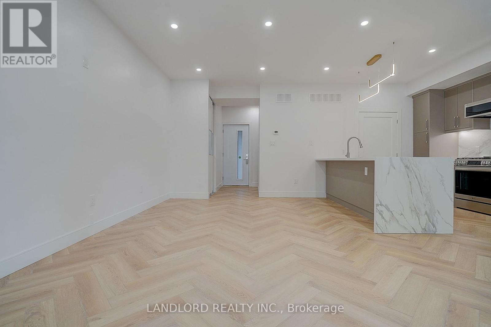 Unit 4 - 1344 Pape Avenue Property Photo 21