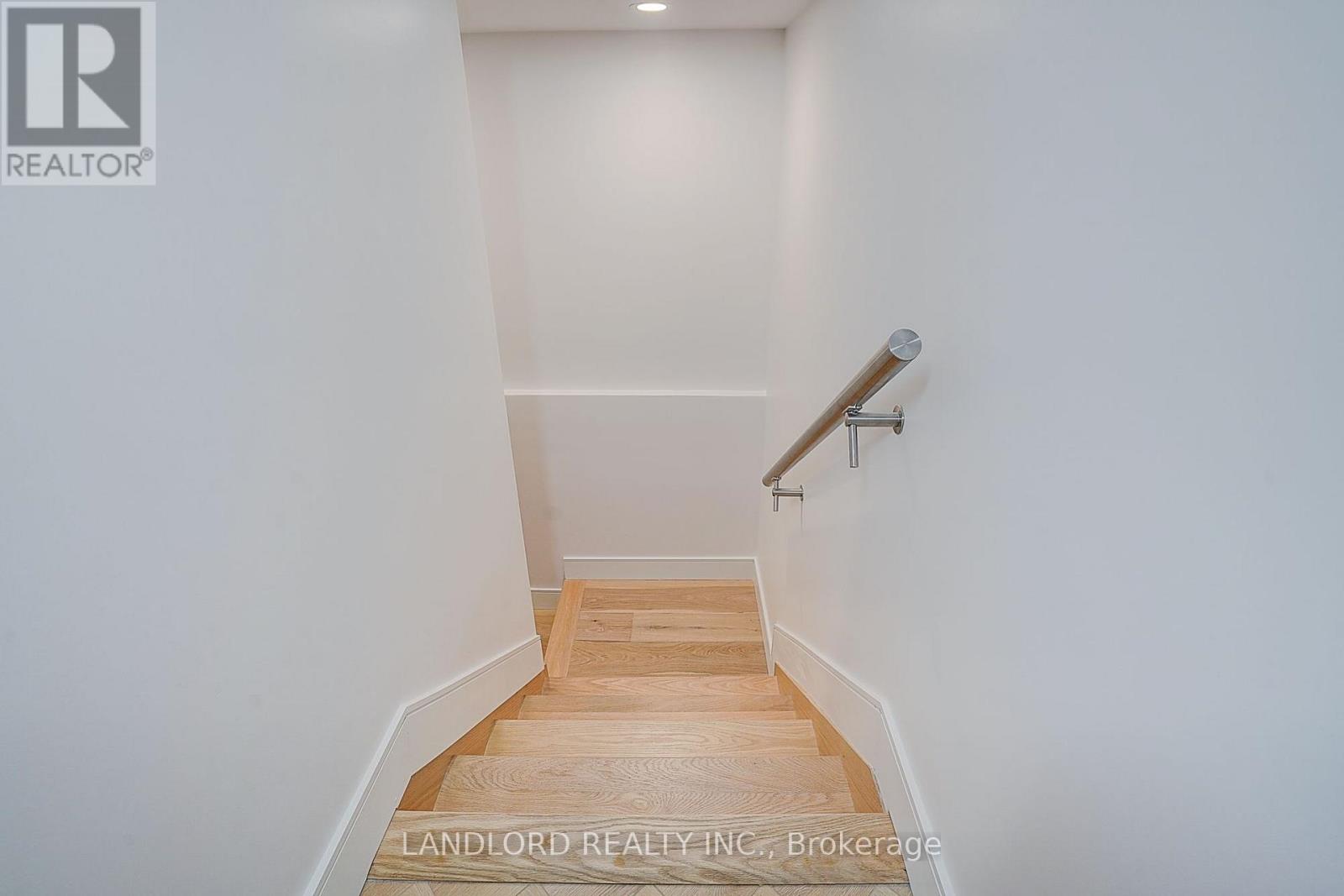 Unit 4 - 1344 Pape Avenue Property Photo 27
