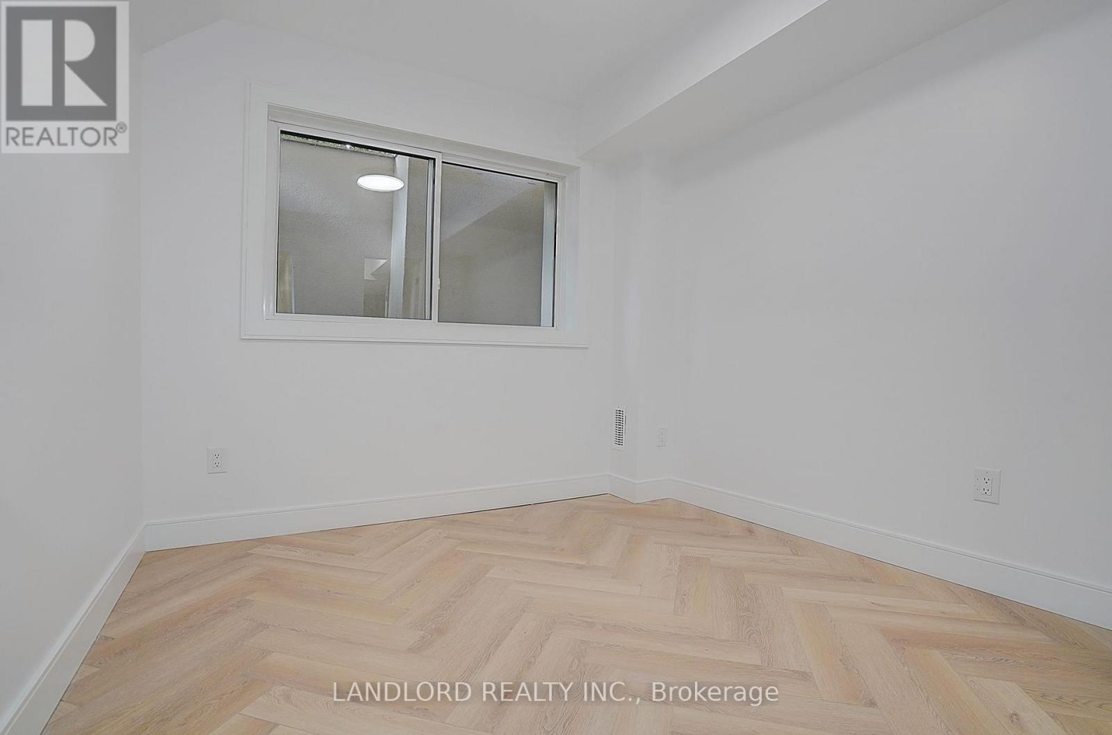 Unit 4 - 1344 Pape Avenue Property Photo 32