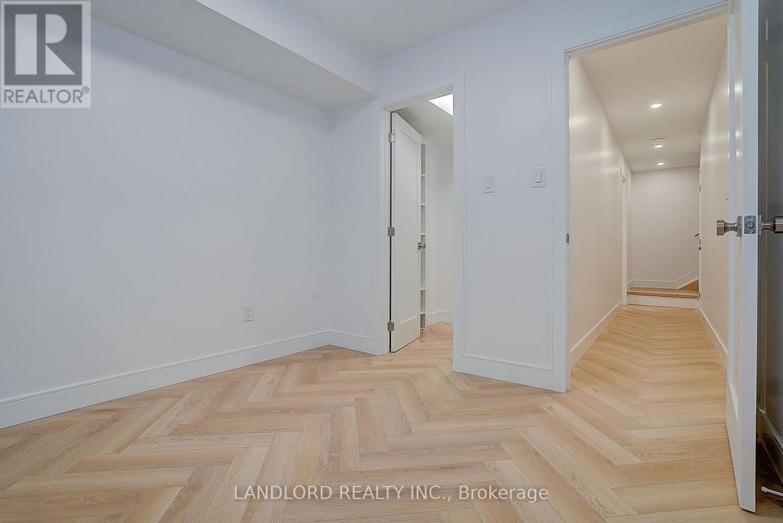Unit 4 - 1344 Pape Avenue Property Photo 33