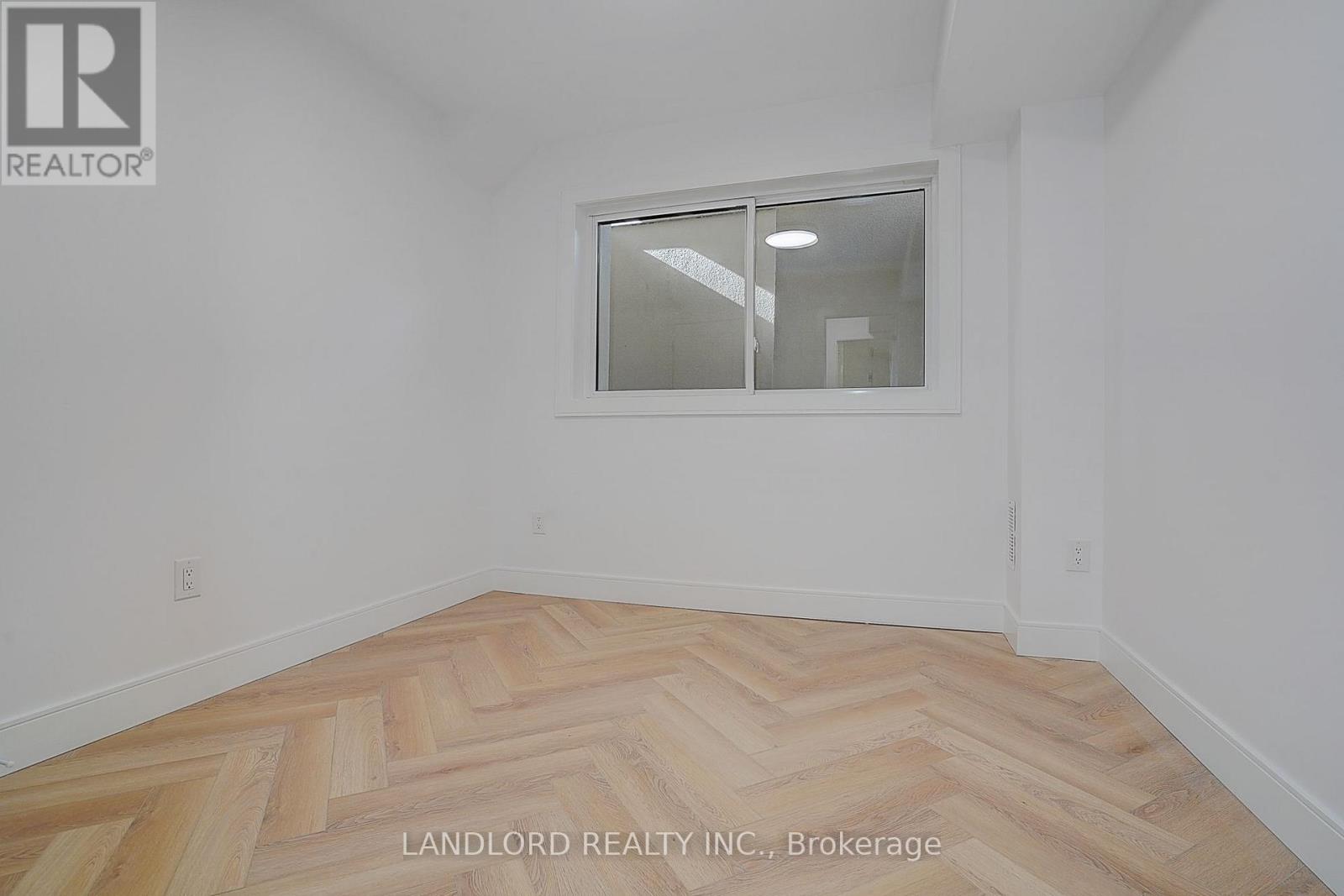 Unit 4 - 1344 Pape Avenue Property Photo 35