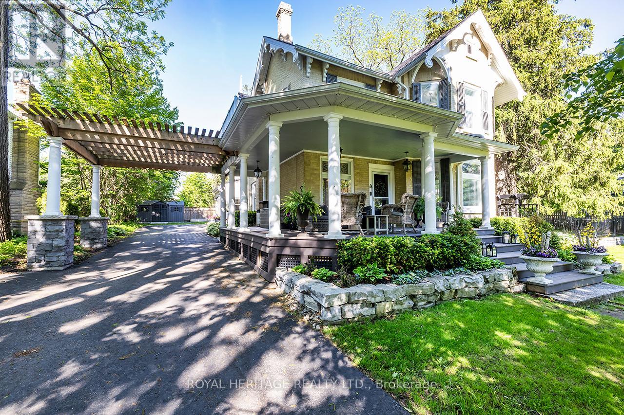 220 Cochrane Street Property Photo 2